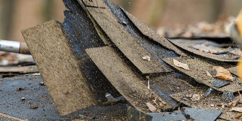 Roofing Contractors and DIY Homeowners Need Roofing Disposal Services